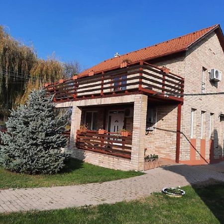 Ponty-Poronty Vendégház Nagybaracska Exterior foto