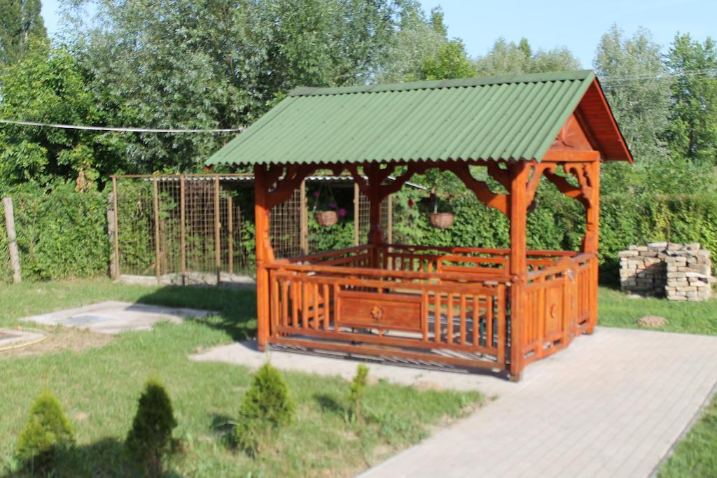 Ponty-Poronty Vendégház Nagybaracska Exterior foto